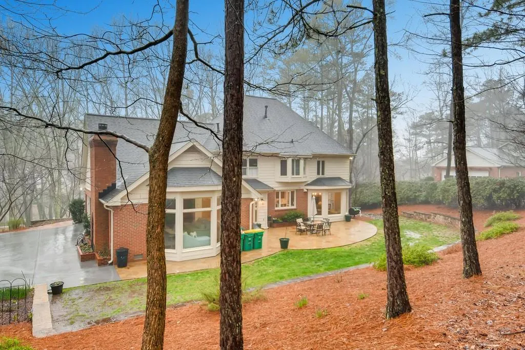 2570 Spalding Drive, Atlanta, Georgia 30350, 6 Bedrooms Bedrooms, ,4 BathroomsBathrooms,Residential,Sold,2570 Spalding Drive,6683148