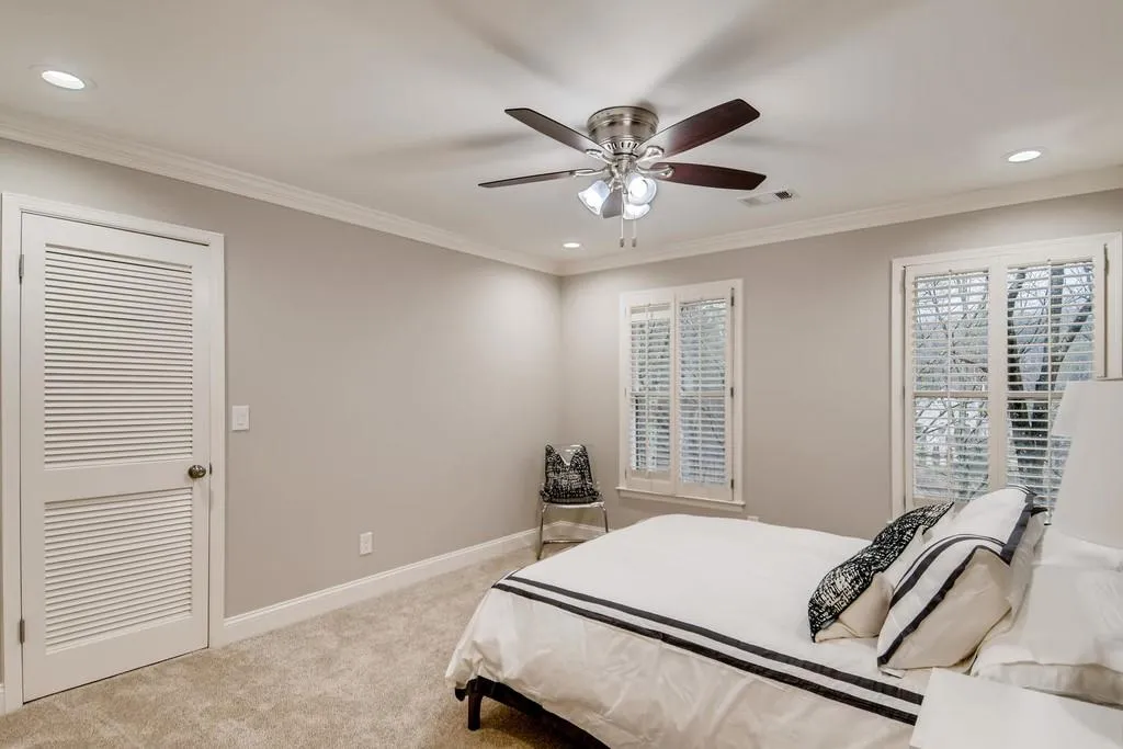 2570 Spalding Drive, Atlanta, Georgia 30350, 6 Bedrooms Bedrooms, ,4 BathroomsBathrooms,Residential,Sold,2570 Spalding Drive,6683148