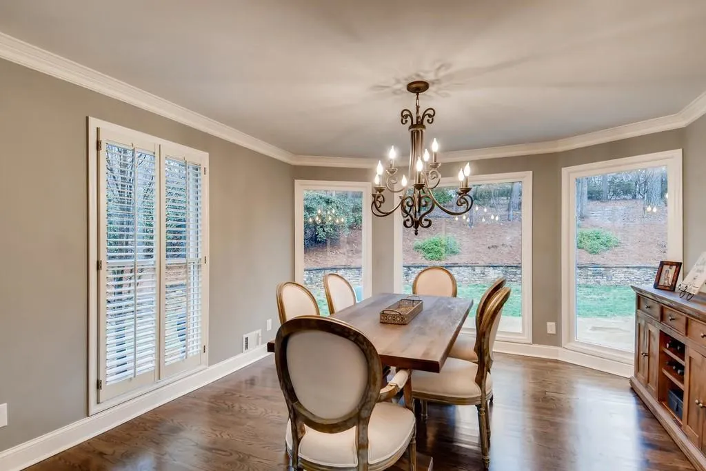 2570 Spalding Drive, Atlanta, Georgia 30350, 6 Bedrooms Bedrooms, ,4 BathroomsBathrooms,Residential,Sold,2570 Spalding Drive,6683148