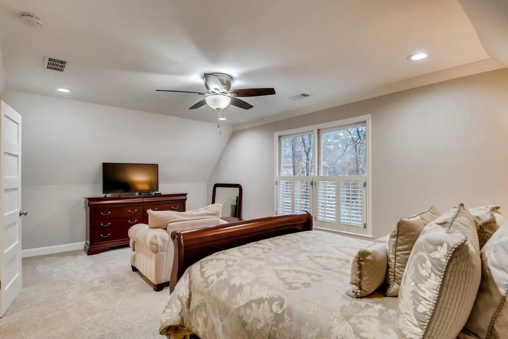 2570 Spalding Drive, Atlanta, Georgia 30350, 6 Bedrooms Bedrooms, ,4 BathroomsBathrooms,Residential,Sold,2570 Spalding Drive,6683148