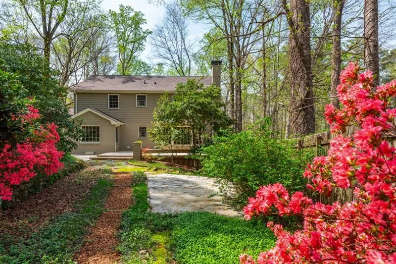 6795 Brandon Mill Road, Atlanta, Georgia 30328, 3 Bedrooms Bedrooms, ,2 BathroomsBathrooms,Residential,For Sale,6795 Brandon Mill Road,7617270