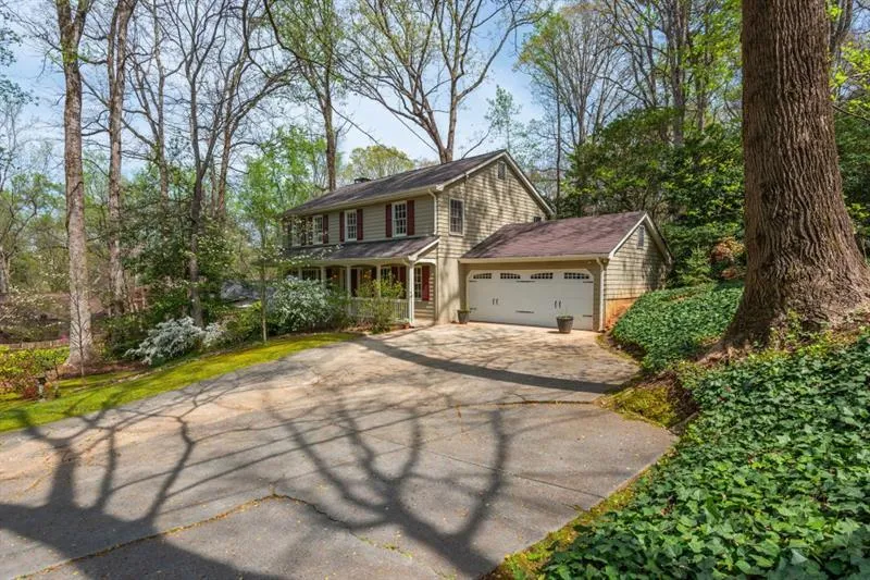 6795 Brandon Mill Road, Atlanta, Georgia 30328, 3 Bedrooms Bedrooms, ,2 BathroomsBathrooms,Residential,For Sale,6795 Brandon Mill Road,7617270
