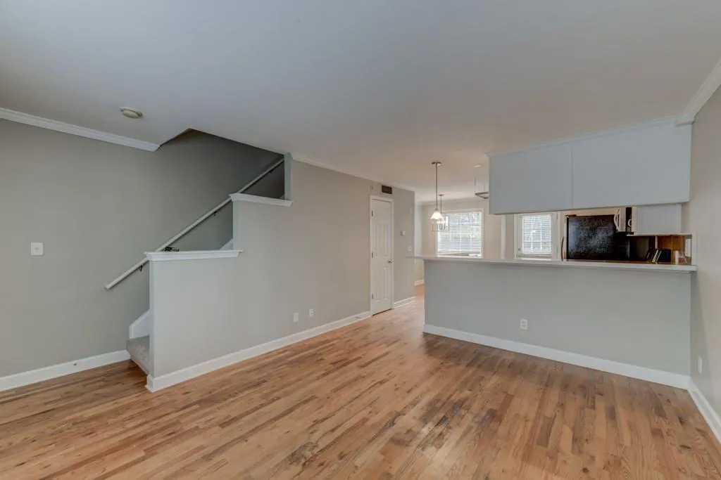 2232 Dunseath Avenue Nw Unit 211, Atlanta, Georgia 30318, 2 Bedrooms Bedrooms, ,1 BathroomBathrooms,Residential,Sold,2232 Dunseath Avenue Nw Unit 211,6528206