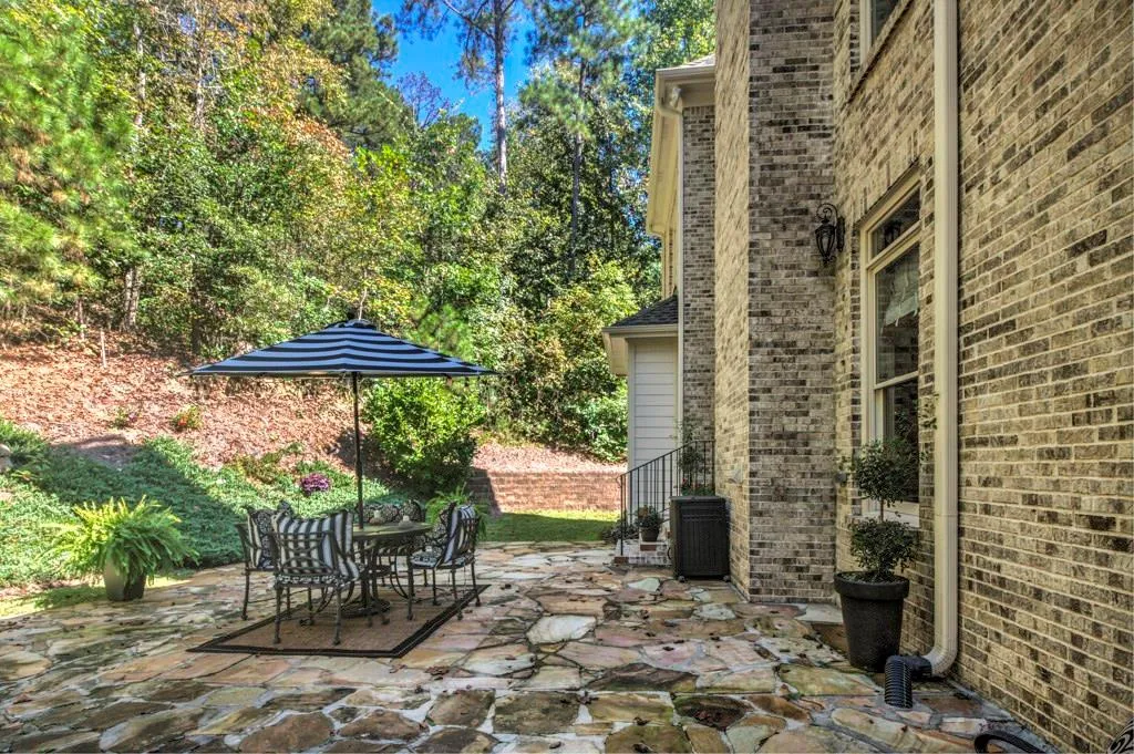 8315 Grogans Ferry Road, Sandy Springs, Georgia 30350, 5 Bedrooms Bedrooms, ,5 BathroomsBathrooms,Residential,Sold,8315 Grogans Ferry Road,5919322