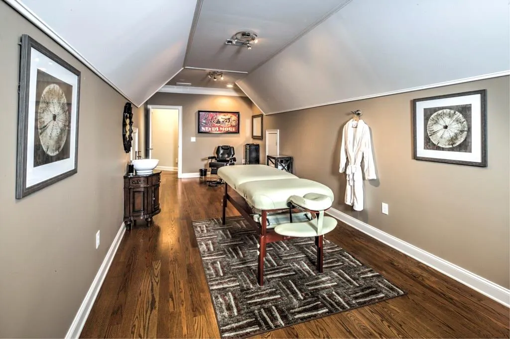 8315 Grogans Ferry Road, Sandy Springs, Georgia 30350, 5 Bedrooms Bedrooms, ,5 BathroomsBathrooms,Residential,Sold,8315 Grogans Ferry Road,5919322