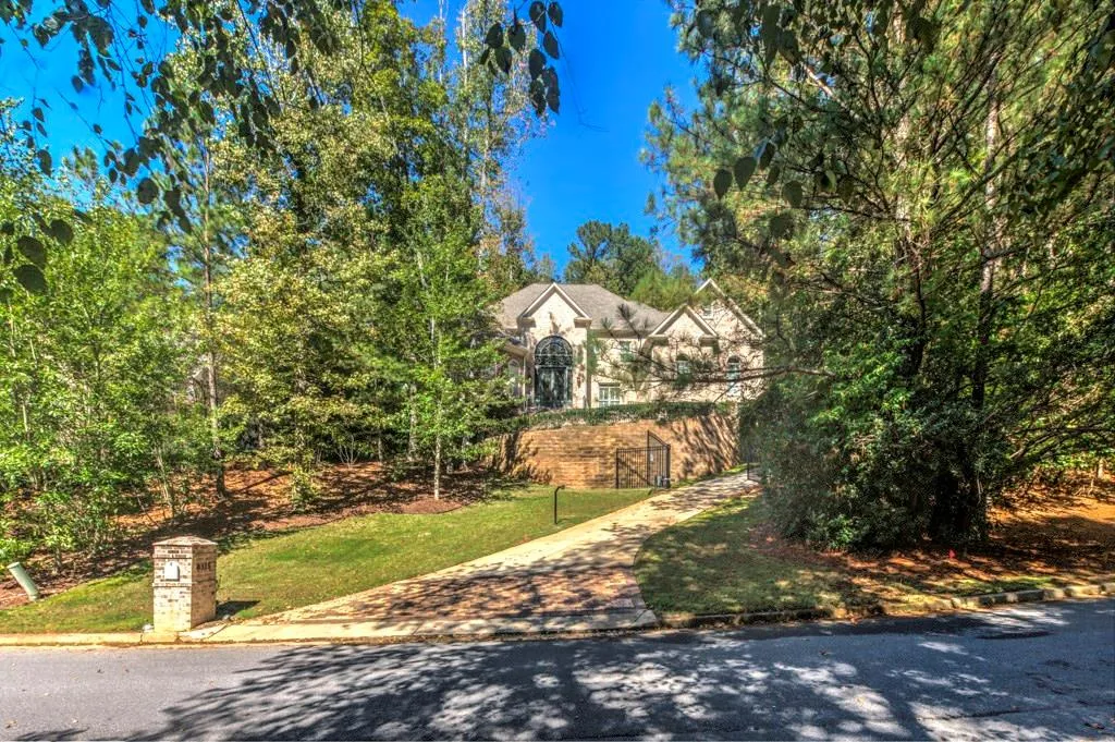 8315 Grogans Ferry Road, Sandy Springs, Georgia 30350, 5 Bedrooms Bedrooms, ,5 BathroomsBathrooms,Residential,Sold,8315 Grogans Ferry Road,5919322