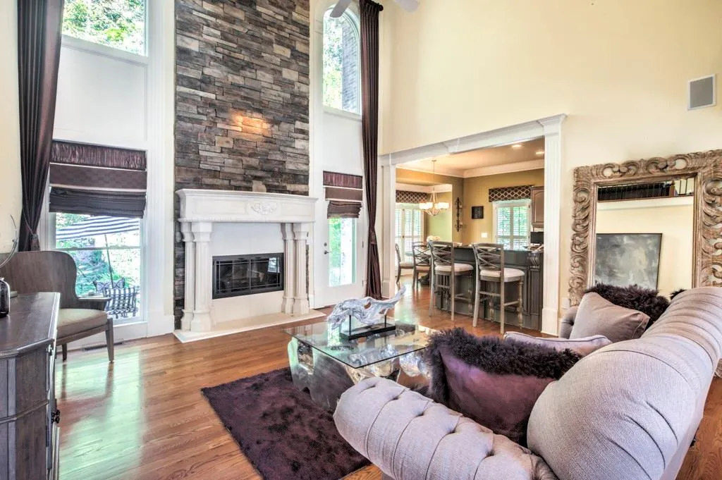 8315 Grogans Ferry Road, Sandy Springs, Georgia 30350, 5 Bedrooms Bedrooms, ,5 BathroomsBathrooms,Residential,Sold,8315 Grogans Ferry Road,5919322
