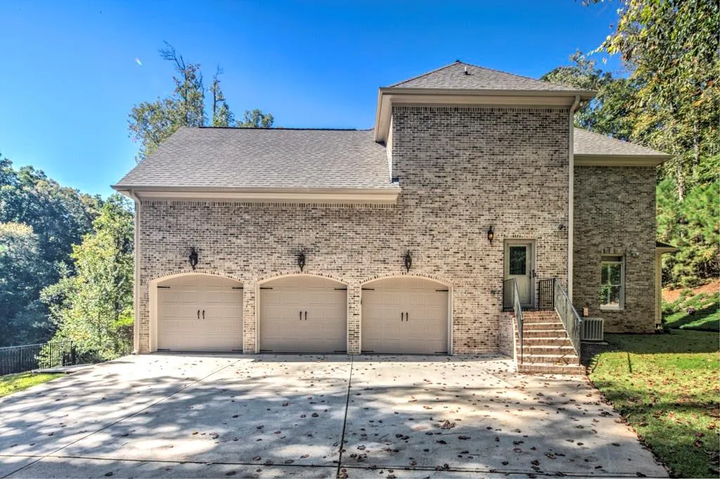 8315 Grogans Ferry Road, Sandy Springs, Georgia 30350, 5 Bedrooms Bedrooms, ,5 BathroomsBathrooms,Residential,Sold,8315 Grogans Ferry Road,5919322