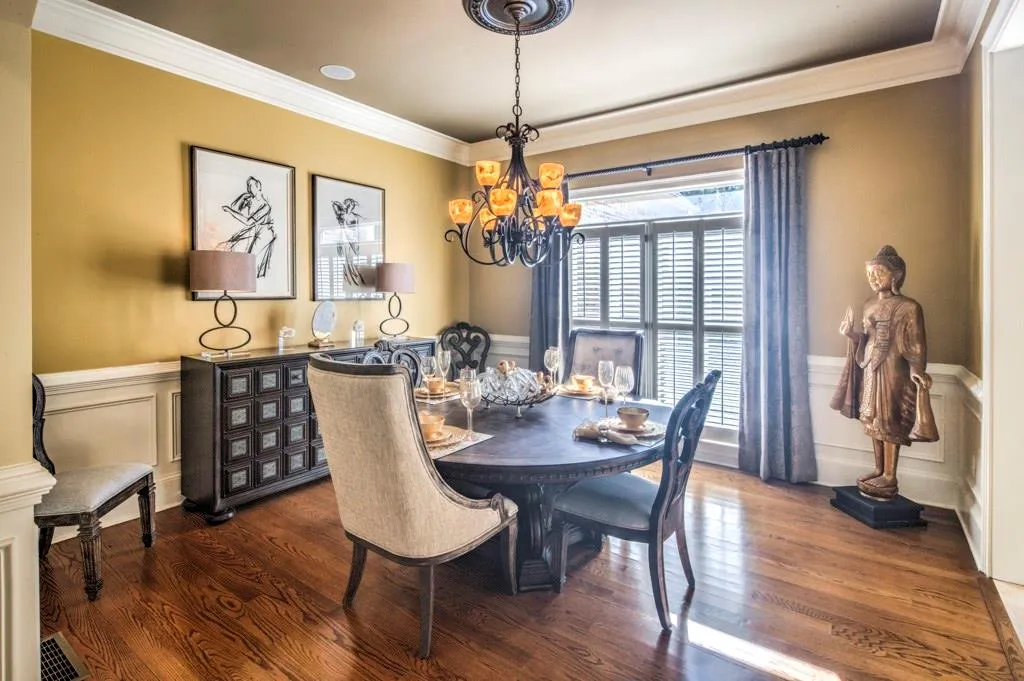 8315 Grogans Ferry Road, Sandy Springs, Georgia 30350, 5 Bedrooms Bedrooms, ,5 BathroomsBathrooms,Residential,Sold,8315 Grogans Ferry Road,5919322