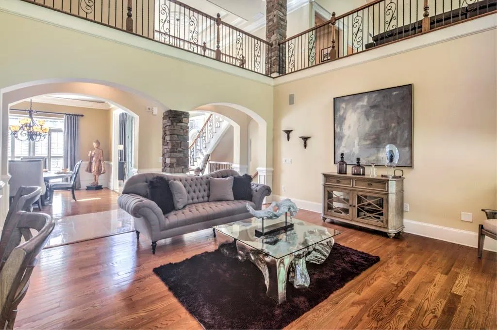 8315 Grogans Ferry Road, Sandy Springs, Georgia 30350, 5 Bedrooms Bedrooms, ,5 BathroomsBathrooms,Residential,Sold,8315 Grogans Ferry Road,5919322
