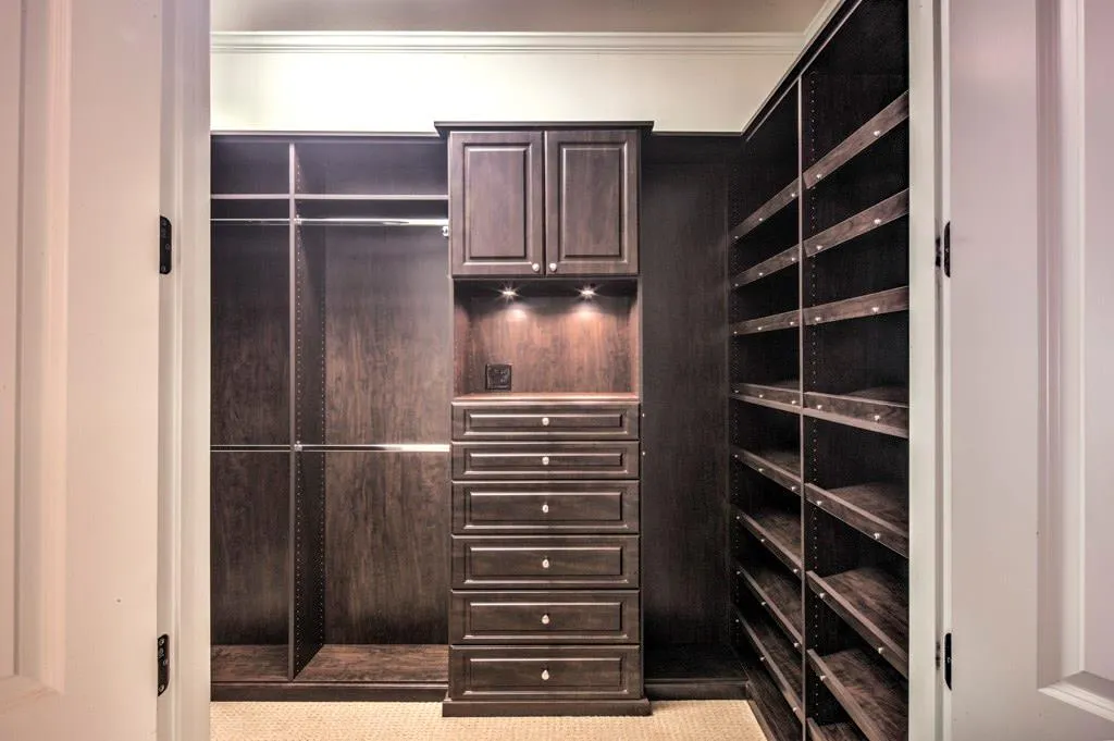 8315 Grogans Ferry Road, Sandy Springs, Georgia 30350, 5 Bedrooms Bedrooms, ,5 BathroomsBathrooms,Residential,Sold,8315 Grogans Ferry Road,5919322