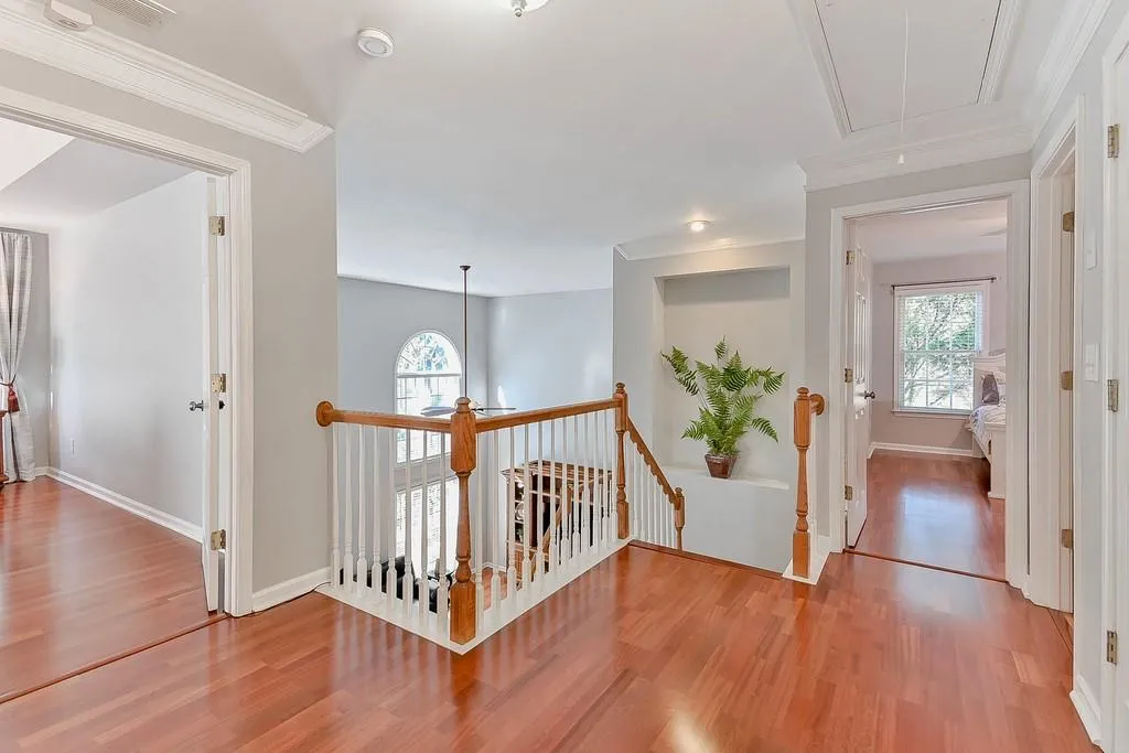 205 Somerset Court, Sandy Springs, Georgia 30350, 3 Bedrooms Bedrooms, ,2 BathroomsBathrooms,Residential,Sold,205 Somerset Court,6639315