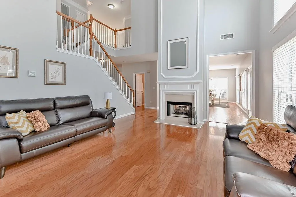 205 Somerset Court, Sandy Springs, Georgia 30350, 3 Bedrooms Bedrooms, ,2 BathroomsBathrooms,Residential,Sold,205 Somerset Court,6639315