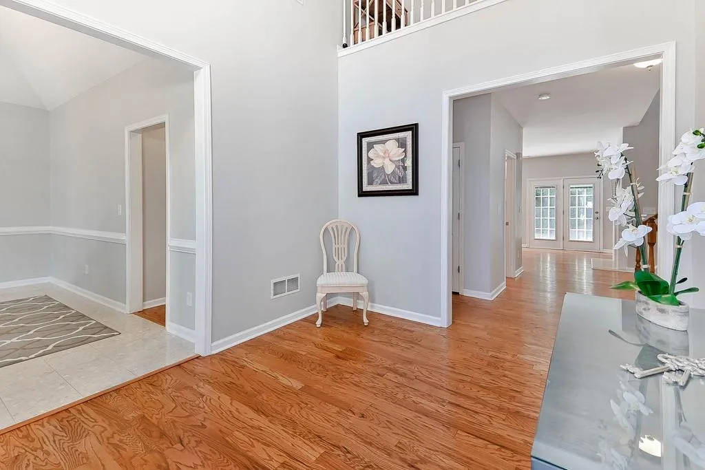 205 Somerset Court, Sandy Springs, Georgia 30350, 3 Bedrooms Bedrooms, ,2 BathroomsBathrooms,Residential,Sold,205 Somerset Court,6639315