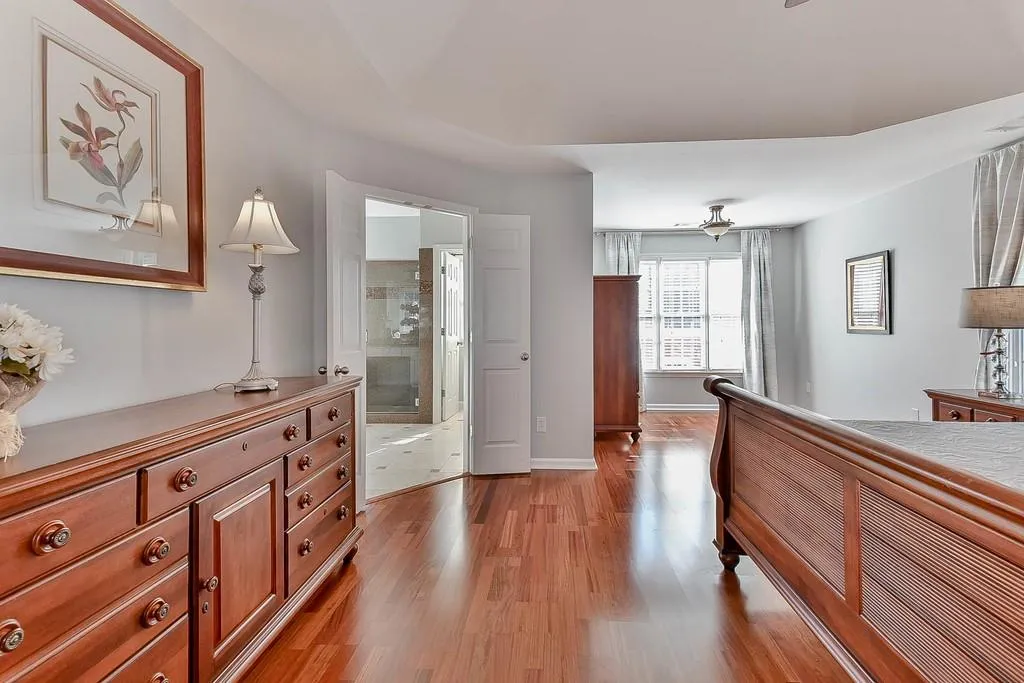 205 Somerset Court, Sandy Springs, Georgia 30350, 3 Bedrooms Bedrooms, ,2 BathroomsBathrooms,Residential,Sold,205 Somerset Court,6639315