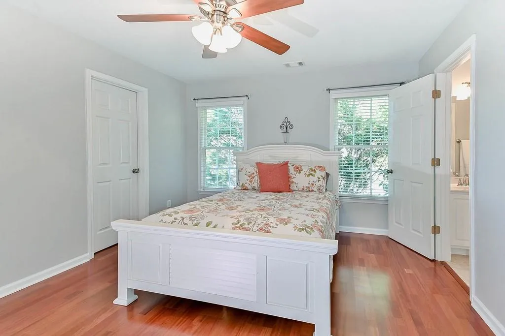 205 Somerset Court, Sandy Springs, Georgia 30350, 3 Bedrooms Bedrooms, ,2 BathroomsBathrooms,Residential,Sold,205 Somerset Court,6639315
