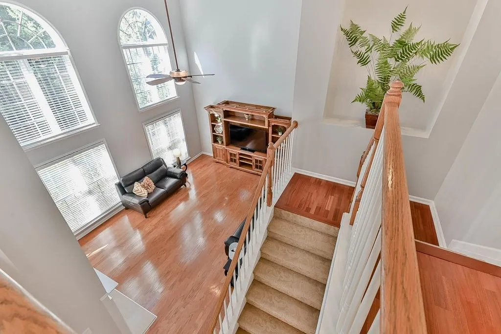 205 Somerset Court, Sandy Springs, Georgia 30350, 3 Bedrooms Bedrooms, ,2 BathroomsBathrooms,Residential,Sold,205 Somerset Court,6639315
