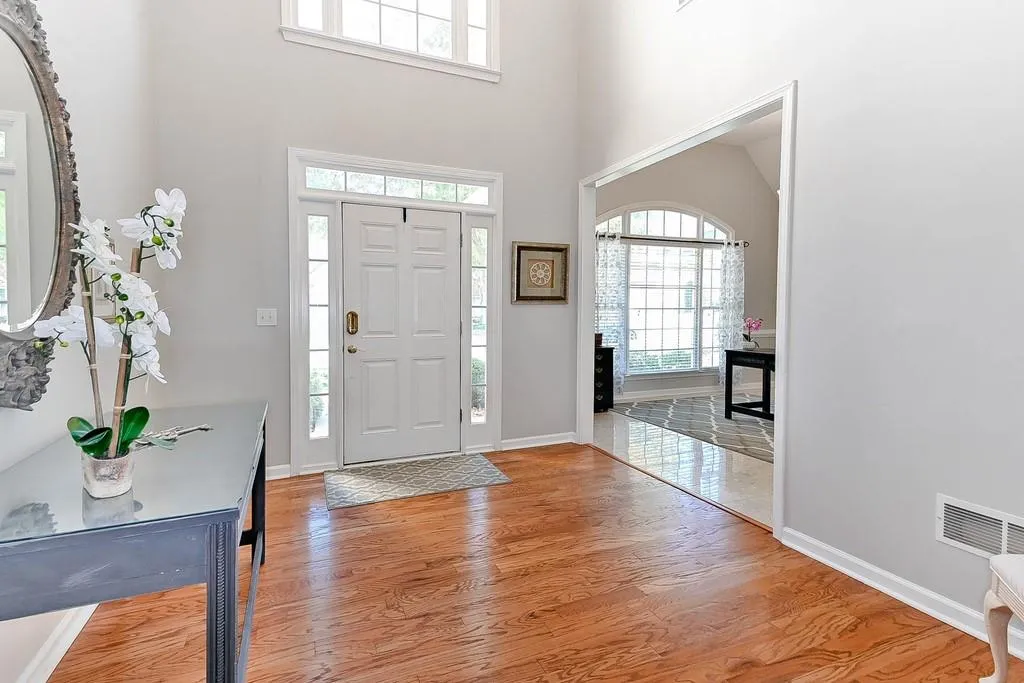 205 Somerset Court, Sandy Springs, Georgia 30350, 3 Bedrooms Bedrooms, ,2 BathroomsBathrooms,Residential,Sold,205 Somerset Court,6639315