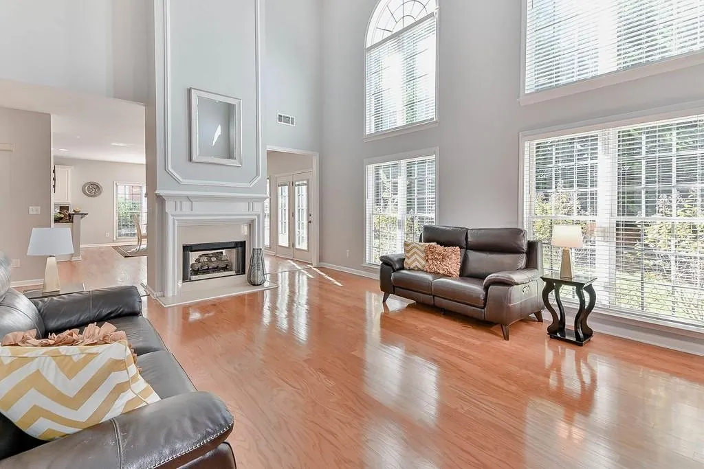 205 Somerset Court, Sandy Springs, Georgia 30350, 3 Bedrooms Bedrooms, ,2 BathroomsBathrooms,Residential,Sold,205 Somerset Court,6639315