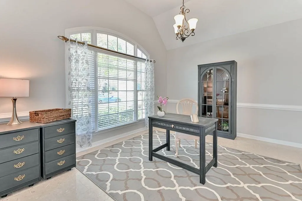 205 Somerset Court, Sandy Springs, Georgia 30350, 3 Bedrooms Bedrooms, ,2 BathroomsBathrooms,Residential,Sold,205 Somerset Court,6639315