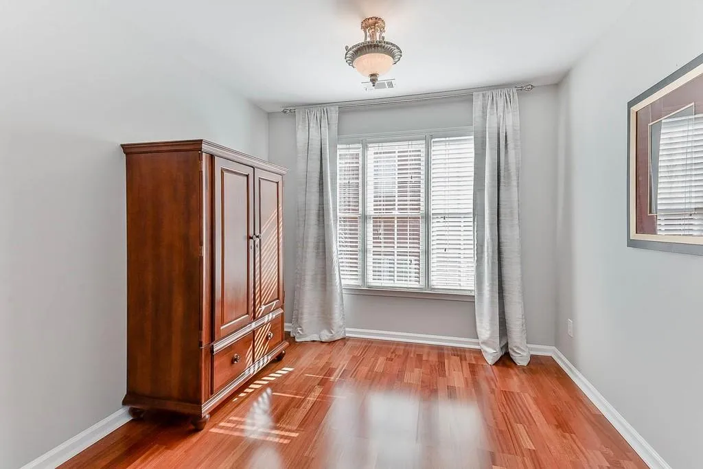 205 Somerset Court, Sandy Springs, Georgia 30350, 3 Bedrooms Bedrooms, ,2 BathroomsBathrooms,Residential,Sold,205 Somerset Court,6639315