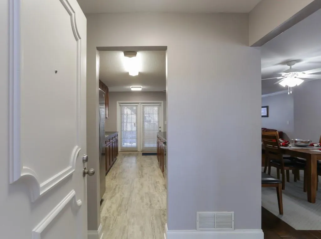 750 Dalrymple Road Unit D2, Sandy Springs, Georgia 30328, 3 Bedrooms Bedrooms, ,2 BathroomsBathrooms,Residential,Sold,750 Dalrymple Road Unit D2,6830576