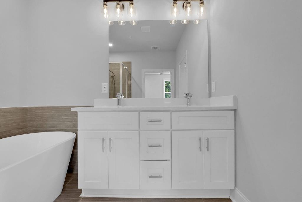 8039 Linfield Way, Sandy Springs, Georgia 30350, 3 Bedrooms Bedrooms, ,2 BathroomsBathrooms,Residential,Sold,8039 Linfield Way,7286199