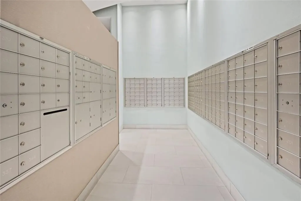 Eclipse 602 Lifestyle - Mailroom Eclipse 602 Lifestyle - Mailroom