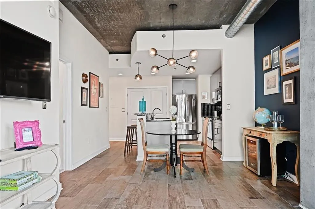 Eclipse 602 Kitchen Entry way