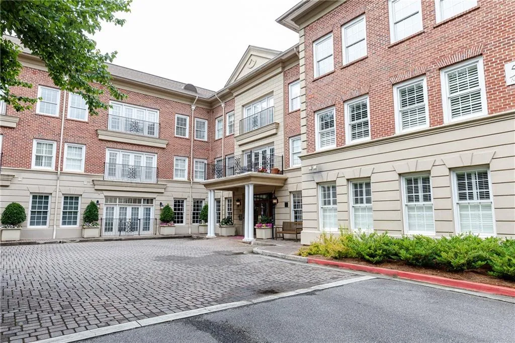 5415 Northland Drive Unit 204, Atlanta, Georgia 30342, 2 Bedrooms Bedrooms, ,2 BathroomsBathrooms,Residential,Sold,5415 Northland Drive Unit 204,6726414