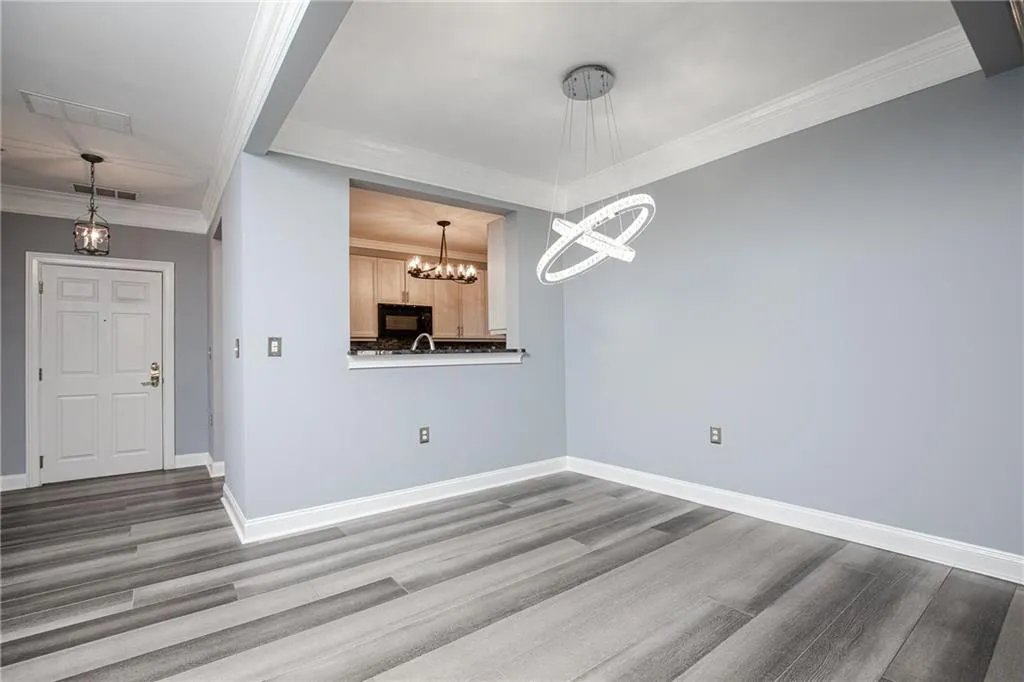 5415 Northland Drive Unit 204, Atlanta, Georgia 30342, 2 Bedrooms Bedrooms, ,2 BathroomsBathrooms,Residential,Sold,5415 Northland Drive Unit 204,6726414