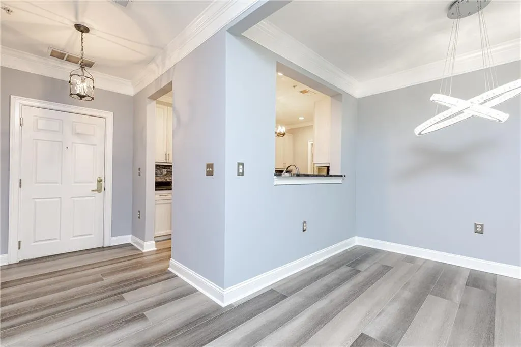 5415 Northland Drive Unit 204, Atlanta, Georgia 30342, 2 Bedrooms Bedrooms, ,2 BathroomsBathrooms,Residential,Sold,5415 Northland Drive Unit 204,6726414