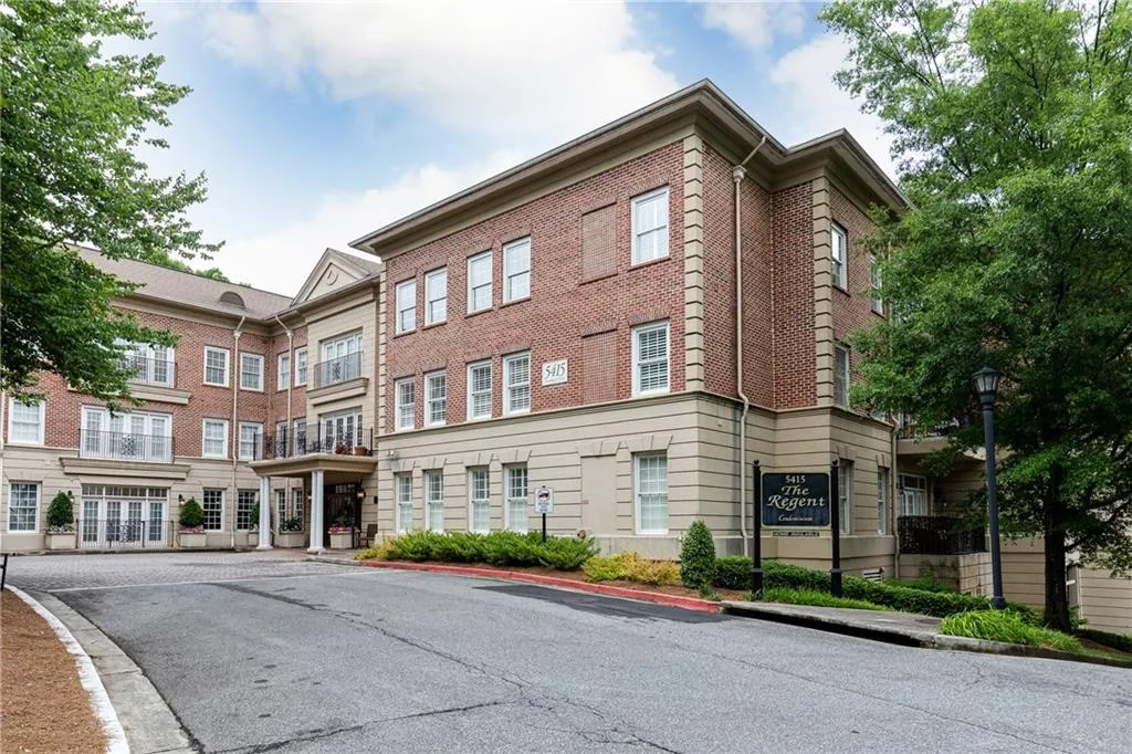 5415 Northland Drive Unit 204, Atlanta, Georgia 30342, 2 Bedrooms Bedrooms, ,2 BathroomsBathrooms,Residential,Sold,5415 Northland Drive Unit 204,6726414