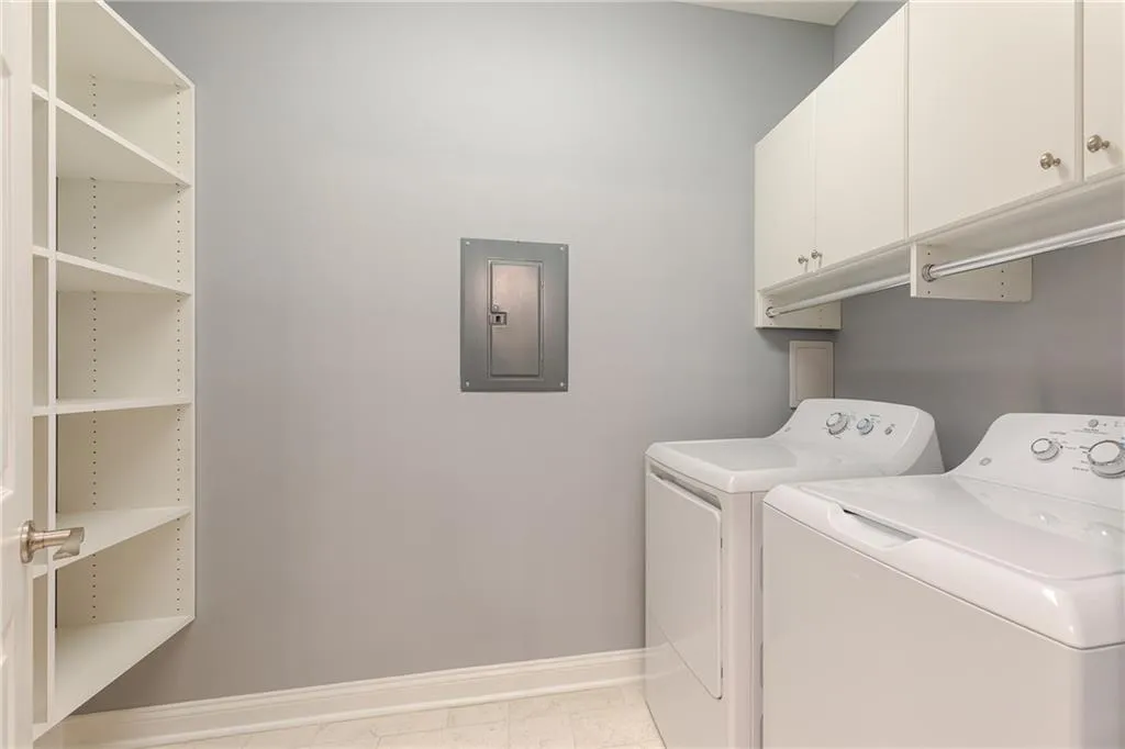 5415 Northland Drive Unit 204, Atlanta, Georgia 30342, 2 Bedrooms Bedrooms, ,2 BathroomsBathrooms,Residential,Sold,5415 Northland Drive Unit 204,6726414