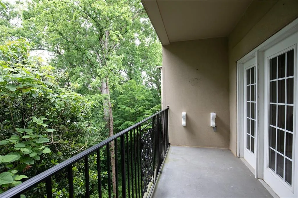 5415 Northland Drive Unit 204, Atlanta, Georgia 30342, 2 Bedrooms Bedrooms, ,2 BathroomsBathrooms,Residential,Sold,5415 Northland Drive Unit 204,6726414