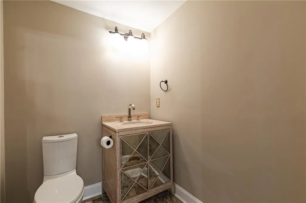 5415 Northland Drive Unit 204, Atlanta, Georgia 30342, 2 Bedrooms Bedrooms, ,2 BathroomsBathrooms,Residential,Sold,5415 Northland Drive Unit 204,6726414