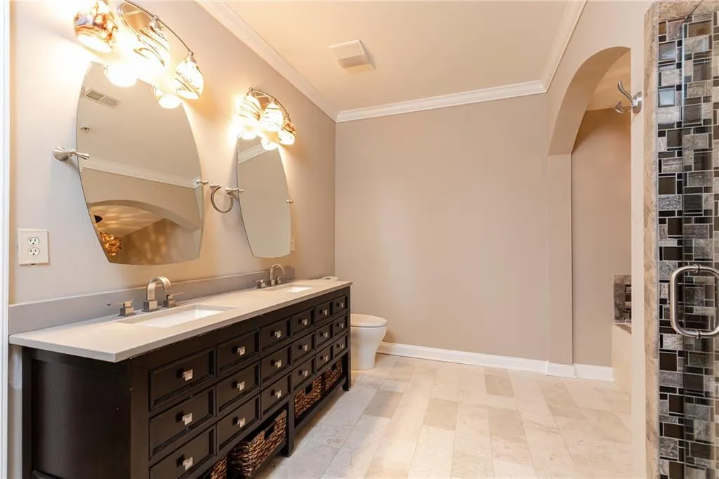 5415 Northland Drive Unit 204, Atlanta, Georgia 30342, 2 Bedrooms Bedrooms, ,2 BathroomsBathrooms,Residential,Sold,5415 Northland Drive Unit 204,6726414