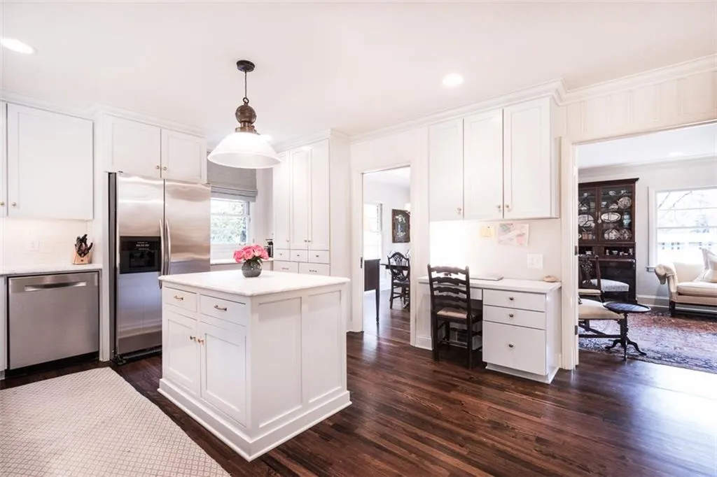 5595 Sherrell Drive, Atlanta, Georgia 30342, 3 Bedrooms Bedrooms, ,2 BathroomsBathrooms,Residential,Sold,5595 Sherrell Drive,5615294