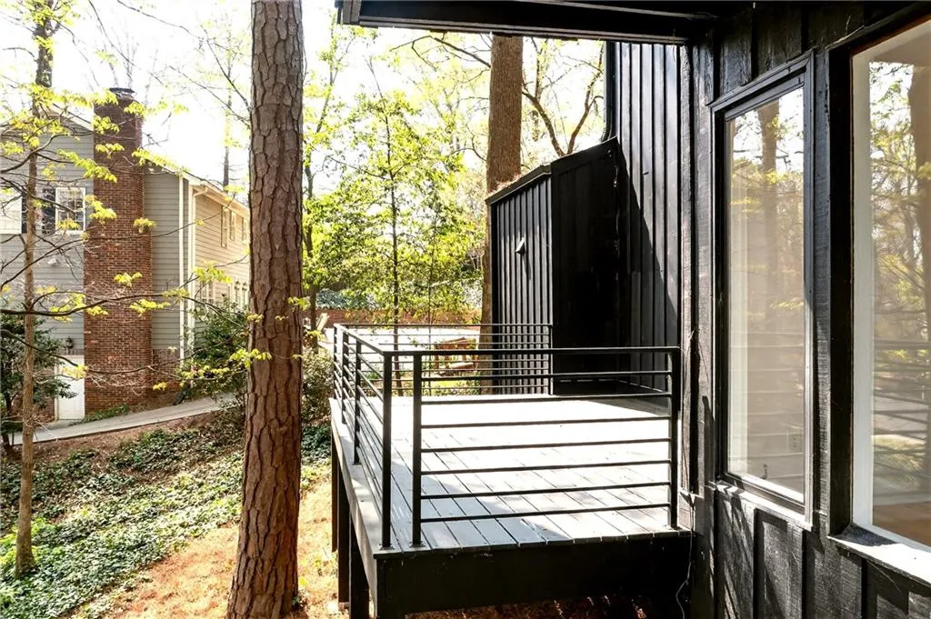 5020 Vallo Vista Court, Atlanta, Georgia 30342, 4 Bedrooms Bedrooms, ,3 BathroomsBathrooms,Residential,For Sale,5020 Vallo Vista Court,7743692