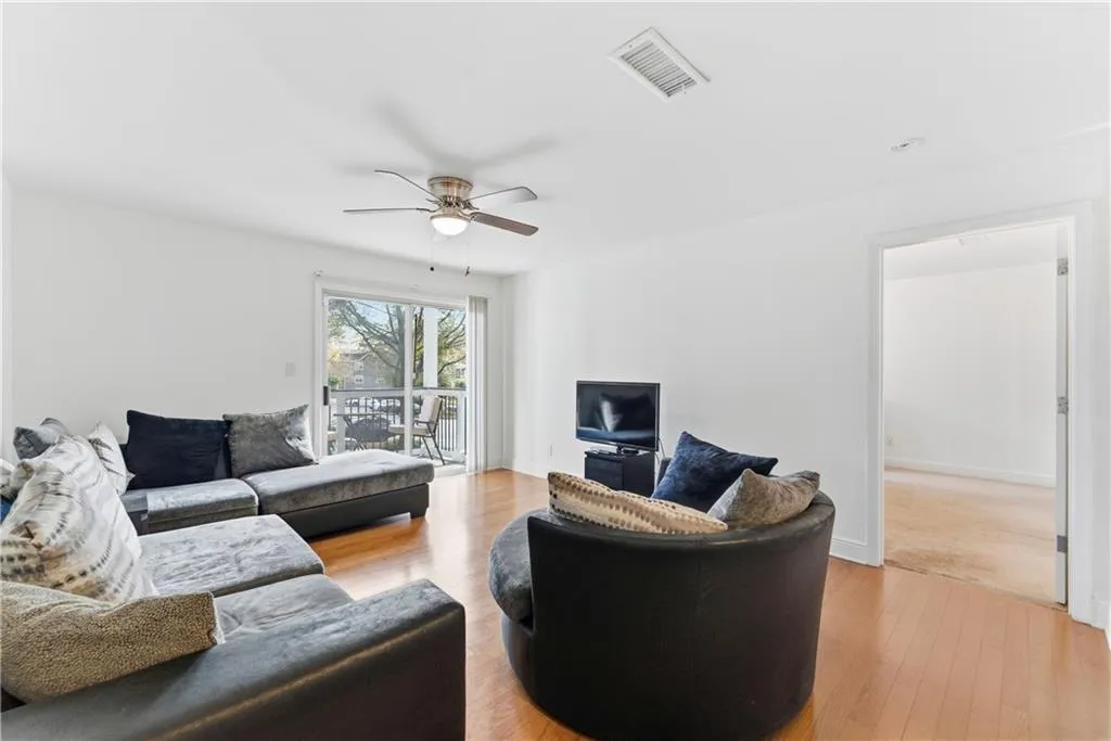 5205 Santa Fe Parkway, Sandy Springs, Georgia 30350, 2 Bedrooms Bedrooms, ,2 BathroomsBathrooms,Residential,For Sale,5205 Santa Fe Parkway,7688052