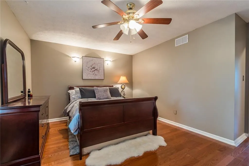 6700 Roswell Road Unit 29c, Atlanta, Georgia 30328, 2 Bedrooms Bedrooms, ,1 BathroomBathrooms,Residential,Sold,6700 Roswell Road Unit 29c,6058756