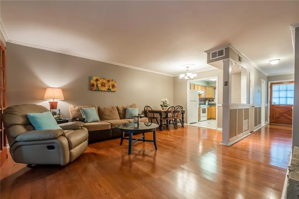 6700 Roswell Road Unit 29c, Atlanta, Georgia 30328, 2 Bedrooms Bedrooms, ,1 BathroomBathrooms,Residential,Sold,6700 Roswell Road Unit 29c,6058756