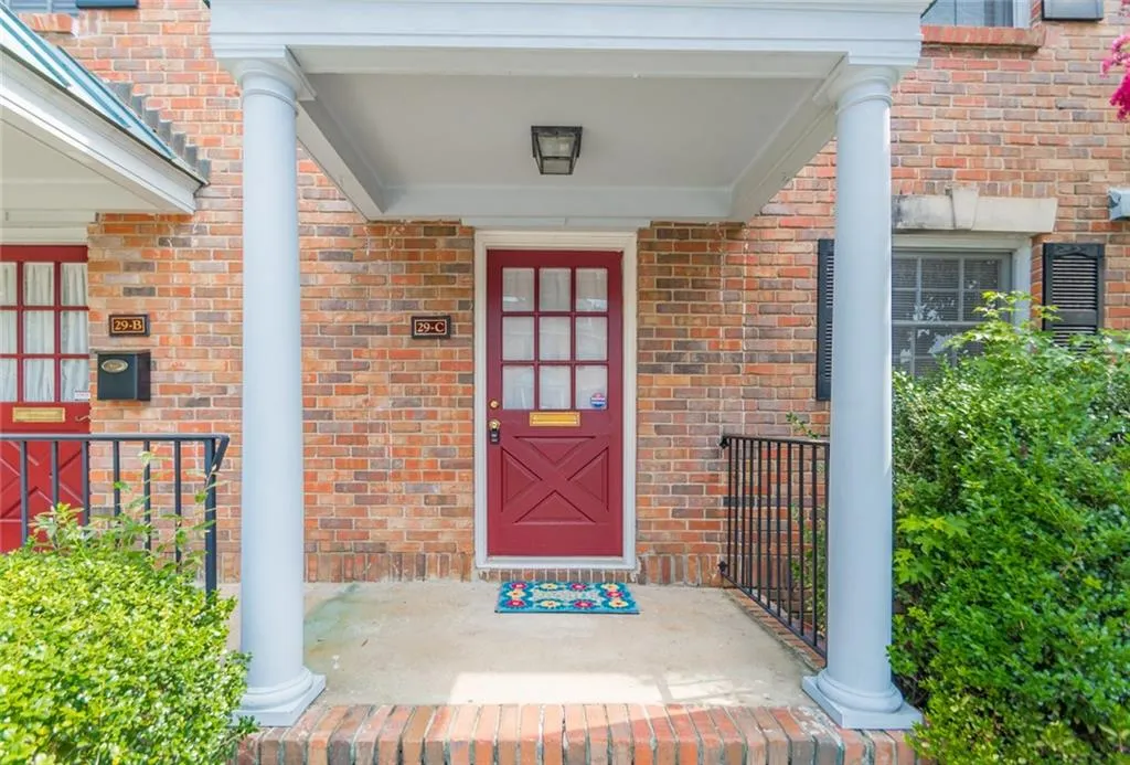 6700 Roswell Road Unit 29c, Atlanta, Georgia 30328, 2 Bedrooms Bedrooms, ,1 BathroomBathrooms,Residential,Sold,6700 Roswell Road Unit 29c,6058756