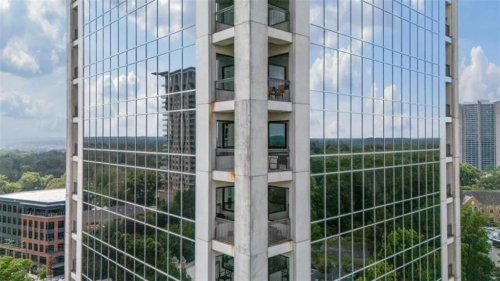 2828 Peachtree Road Nw Unit 1704, Atlanta, Georgia 30305, 2 Bedrooms Bedrooms, ,2 BathroomsBathrooms,Residential,For Sale,2828 Peachtree Road Nw Unit 1704,7606649