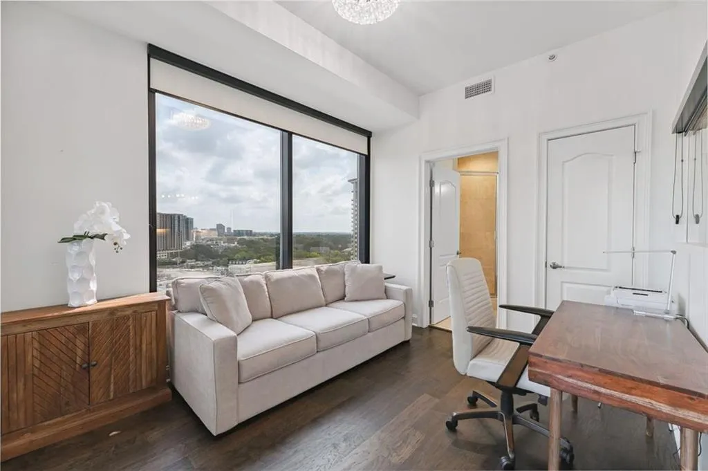 2828 Peachtree Road Nw Unit 1704, Atlanta, Georgia 30305, 2 Bedrooms Bedrooms, ,2 BathroomsBathrooms,Residential,For Sale,2828 Peachtree Road Nw Unit 1704,7606649