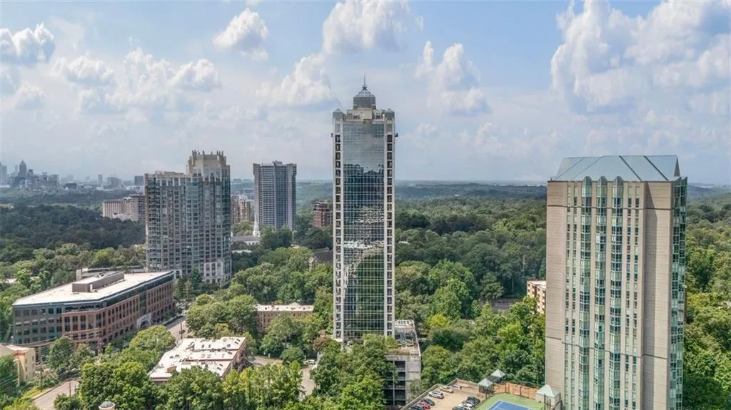 2828 Peachtree Road Nw Unit 1704, Atlanta, Georgia 30305, 2 Bedrooms Bedrooms, ,2 BathroomsBathrooms,Residential,For Sale,2828 Peachtree Road Nw Unit 1704,7606649