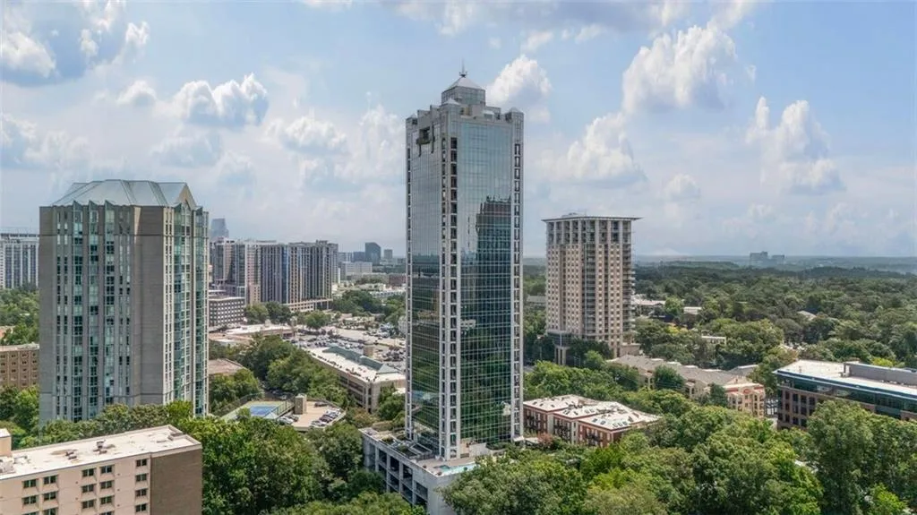 2828 Peachtree Road Nw Unit 1704, Atlanta, Georgia 30305, 2 Bedrooms Bedrooms, ,2 BathroomsBathrooms,Residential,For Sale,2828 Peachtree Road Nw Unit 1704,7606649
