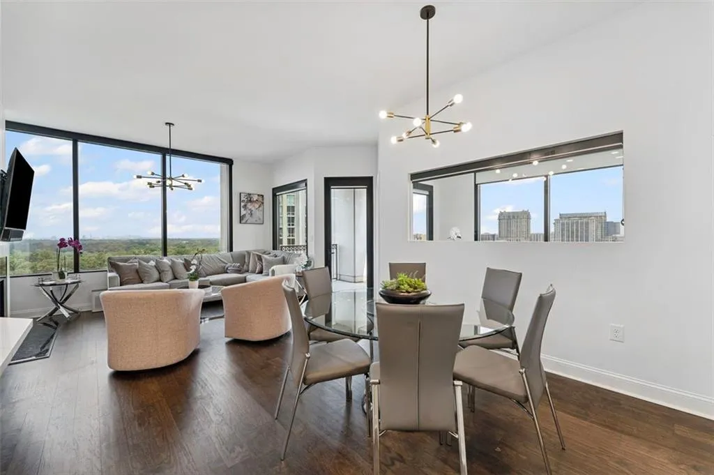 2828 Peachtree Road Nw Unit 1704, Atlanta, Georgia 30305, 2 Bedrooms Bedrooms, ,2 BathroomsBathrooms,Residential,For Sale,2828 Peachtree Road Nw Unit 1704,7606649