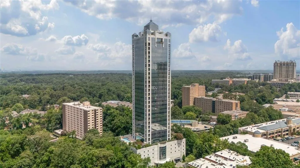 2828 Peachtree Road Nw Unit 1704, Atlanta, Georgia 30305, 2 Bedrooms Bedrooms, ,2 BathroomsBathrooms,Residential,For Sale,2828 Peachtree Road Nw Unit 1704,7606649