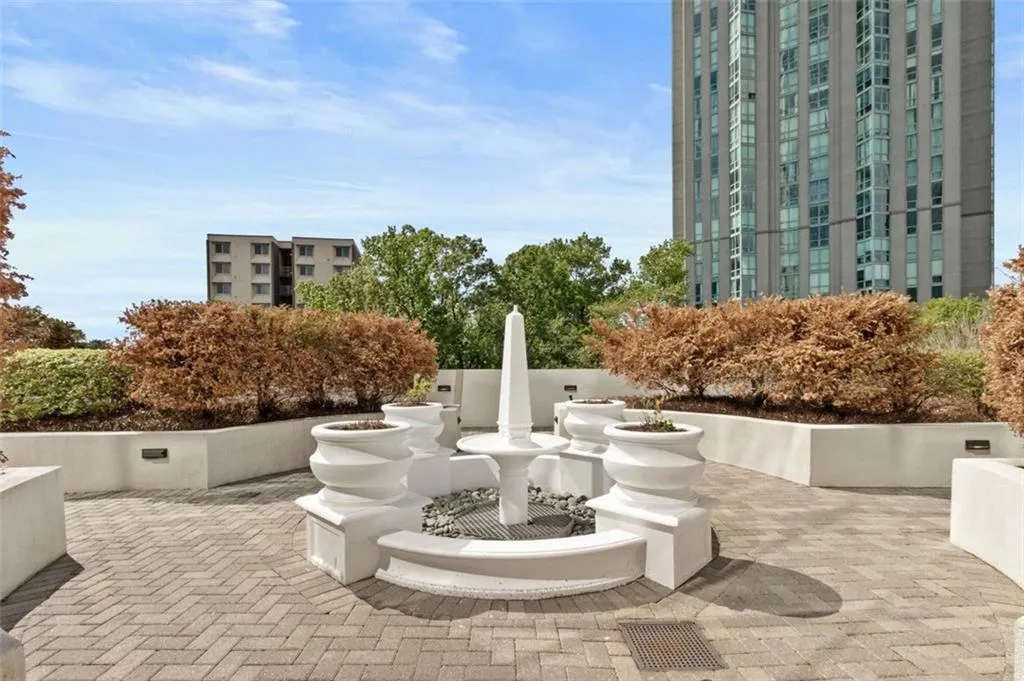 2828 Peachtree Road Nw Unit 1704, Atlanta, Georgia 30305, 2 Bedrooms Bedrooms, ,2 BathroomsBathrooms,Residential,For Sale,2828 Peachtree Road Nw Unit 1704,7606649